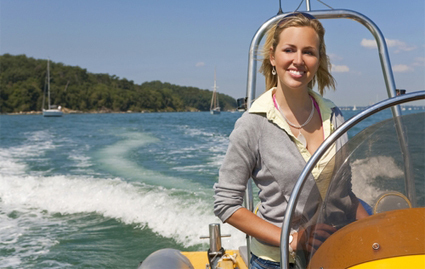 CHF 56 instead of CHF 90 for 1 Hour Practical Power-Boat Training on Lake Geneva, in English. Use until October 2012. Photo