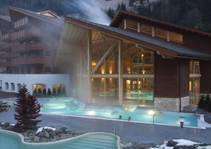 CHF 44 From CHF 25 for 2 people 34 degrees all winter, just 90 minutes from Geneva: pass for 2 people to Thermes Parc Thermal Baths Complex, incl natural thermal river, indoor & outdoor pools, hot tubs & more  Photo