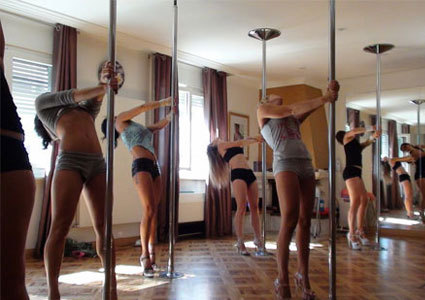 Women onlyPole Dancing: the Fun & Sexy Way to Get in Shape! 
CHF 90 CHF 45 for 3 Pole Dancing or Aerial Dancing Classes at Pole Glam Studio  Photo