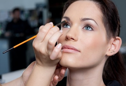 CHF 250 CHF 99 
Personal 2-hour makeup course in English or French at New Site Studio. Courses each Tuesday to Saturday. Valid 6 months Photo