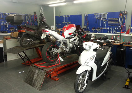 Get Your Motorcycle or Scooter Ready for Summer!
Professional 10-Point Inspection & Tune-Up at the Moto Shop Garage in Eaux-Vives, with 45 years experience.  

Up to 125cm: CHF 338 CHF 149 
Up to 400cm: CHF 390 CHF 179 
Over 400 cm: CHF 552 CHF 219  Photo