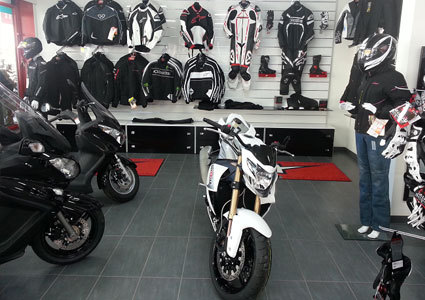 Get Your Motorcycle or Scooter Ready for Summer!
Professional 10-Point Inspection & Tune-Up at the Moto Shop Garage in Eaux-Vives, with 45 years experience.  

Up to 125cm: CHF 338 CHF 149 
Up to 400cm: CHF 390 CHF 179 
Over 400 cm: CHF 552 CHF 219  Photo