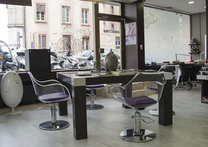 Just opened in Eaux Vives: Shampoo, Cut & Brushing at the new Hair Salon in Ephemere Beauty Institute

Women: CHF 110 CHF 54 
Men: CHF 60 CHF 29  Photo