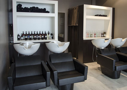 Just opened in Eaux Vives: Shampoo, Cut & Brushing at the new Hair Salon in Ephemere Beauty Institute

Women: CHF 110 CHF 54 
Men: CHF 60 CHF 29  Photo