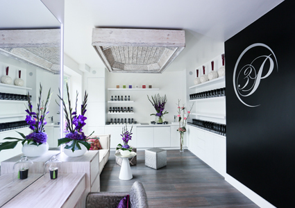 CHF 420 CHF 199
Full Body & Face Ready-for-Summer Spa Package (3 hours) at 3 Princes Spa incl: 

Hammam skin-preparation ritual 
Black-soap scrub 
Rassoul body-wrap 
Detoxifying massage 
Purifying Facial or Mani-Pedi (your choice) Photo