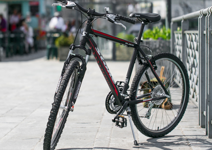 CHF 649 CHF 399 Oschner Sport's best-seller 
All-Terrain Mountain Bike Stoke Blade (24-speed) direct from Ochsner Sport Switzerland, incl 2 year guarantee. Unisex model, 4 sizes available. Collect your bike from Ochsner Sport Geneva from May 19 onwards  Photo