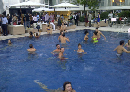 Weather Update: 31 degrees forecast for Friday
Tickets from CHF 20 (several options) 
BuyClub & glocals.com Pool-Party at Hotel President Wilson, Friday July 18:

Live DJ 
Swimming 
Free drink of your choice  
Free sushi platter by Michelin-star chef 
400 guests limit Photo