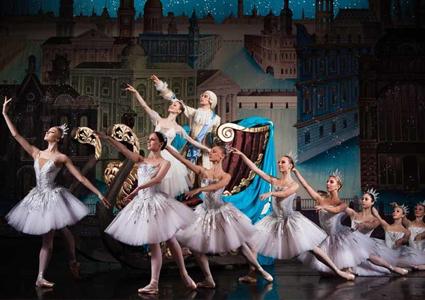In GVA for 1 Night Only 
Tchaikovski's The Nutcracker Ballet Starring Moldavian National Ballet's Prima Ballerina, performed by  St. Petersburg Classical Ballet Company and Ukraine Classical Ballet. Sunday Dec 7, 18h, Arena. 

Category 1: CHF 100 59 
Category 2: CHF 90 54  Photo