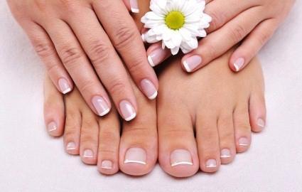 Pamper Your Nails at  Griffe in the City Salon in Grand Saconnex: 

OPI Mani: CHF 19 (-65%) 
OPI Pedi: CHF 32   (-51%) 
OPI Mani + Pedi: CHF 54 (-55%)  Photo