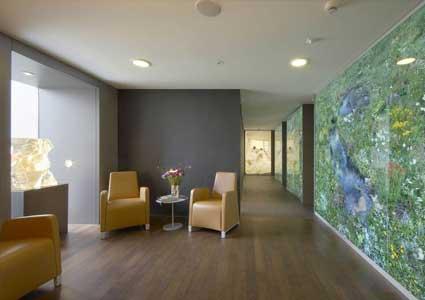 Laclinic Montreux: Among Switzerland's Most Respected Beauty Clinics 
CHF 200 CHF 119 for an Exclusive Helena Rubenstein Anti-Aging Facial (1h)  Photo