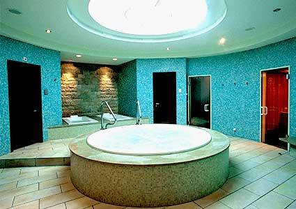 Full-Day All-Access Pass to the Award Winning Willow Stream Spa @ Fairmont Le Montreux Palace 5-Star Hotel (Winner: 'Best Luxury Hotel Spa in Switzerland')   

lncl access to all Spa facilities & to all group fitness classes
 Photo