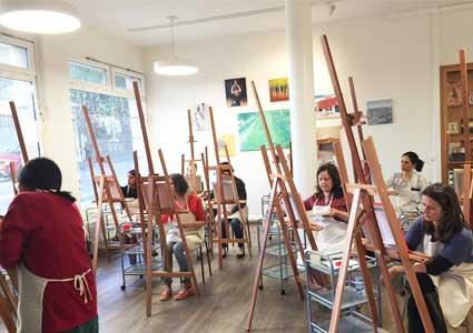 Just Opened: Hands-on Group Drawing & Painting Classes for Adults or Kids at Life of Art Studio (Plainpalais)

2 Classes: CHF 100 CHF 59 
4 Classes: CHF 180 CHF 89 
  Photo