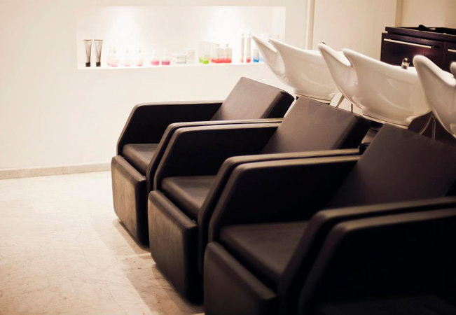 Pamper Your Hair at 19th Avenue: Among Geneva's Most Respected Hair Salons (4 Geneva Locations)
Women:


	Cut: 131 CHF 78 
	Cut & Color: 220 CHF 129 
	Cut & Highlights: 336 CHF 199 


Men Cut: 74 CHF 44
 Photo