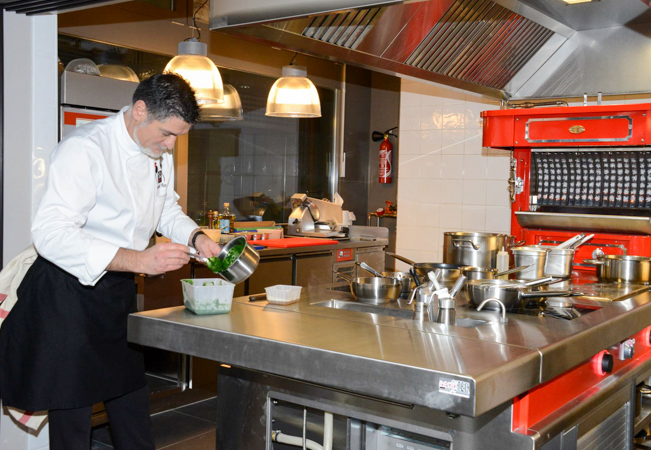Gastronomic Cooking Classes with Award Winning Chef Ludovic Roy at the Newly Opened La Table Des Roys 
(Eaux Vives)

 
 Photo