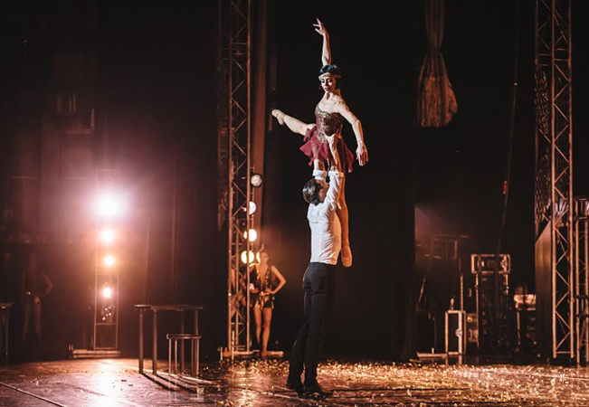 "Highly acclaimed, immense talents"- tempslibre.ch

'The Great Gatsby' Ballet Show by Dwight Rhoden: Cirque du Soleil's ex Choreographer. Nov 12 @ Théâtre du Léman​
Avant-garde show fusing classical & contemporary ballet, jazz, cinematography & more
 Photo