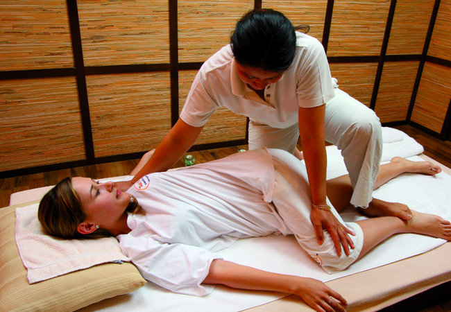 Authentic Thai Massage at Klingtee Thai Massage Center (Eaux-Vives)
1h Traditional or Oil Thai Massage 
 Photo