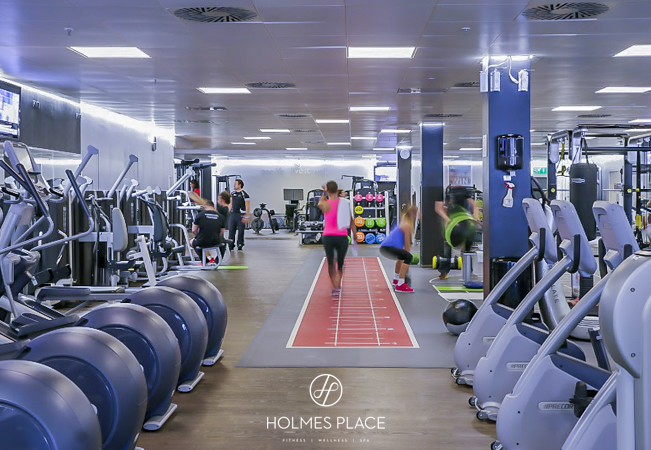 5 Daily All-Access Passes to Holmes Place, Geneva's Premier Fitness & Wellness Club 

Includes:


	7/7 club access 
	100+ classes / week 
	Jacuzzi + hammam + sauna access

 Photo
