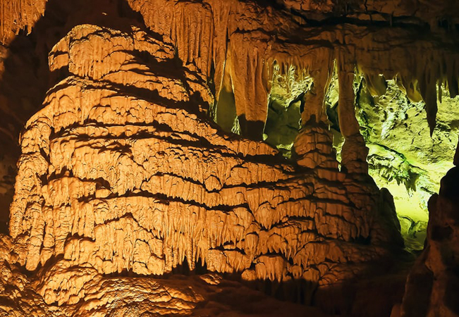 Tripadvisor Travellers' Choice
2 or 4 Entries to Vaud's Vallorbe Caves ('Grottes de Vallorbe'): Switzerland's Largest Cave Complex, 1h20 from Geneva & 40 min from Lausanne

For all ages & physical abilities
 Photo