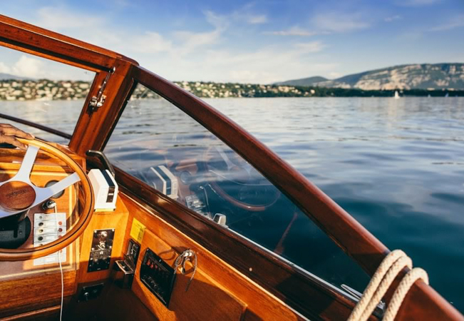 Back by Demand. Valid 7/7 All Summer

Private Yacht Cruise on Lake Geneva for Up to 8 People


	Skipper & Prosecco Included
	Choose 2h or 3h Cruise

 Photo
