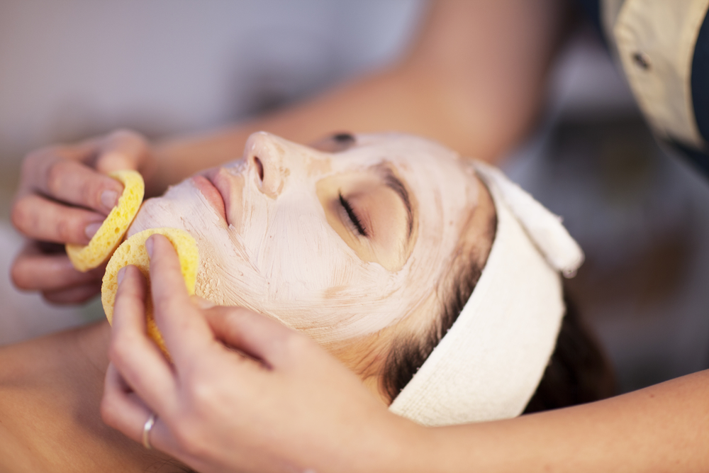 Massage or Facial at Oosmosis Luxury Spa (Rive):​


	1h15 Massage (Hawaiian Lomi lomi or Abyhanga Warm-oil): 220 CHF 99
	1h15 Facial (Anti-wrinkle or Hydrating): 215 CHF 99
	Massage + Facial: 435 CHF 179

 Photo