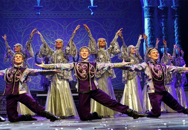 "Incredible" -Lonely Planet "Magical show" -tempslibre.ch 

Russian National Ballet Performs Kostroma: An Extravaganza of Russia's Traditional & Modern Dances 

Mar 23 @ 20h, Théâtre du Léman

 
 Photo