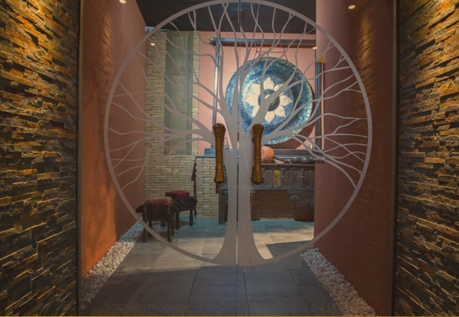 Recommended by 96% of BuyClubbers, 4.9 Stars on Facebook 

1h Thai Massage at 
 Terre des Sens Spa (Rive)

Beautiful Asian-inspired Geneva spa with superb reviews. Get a Thai massage in different variations: traditional, oil, sport, pre-natal & more
 Photo