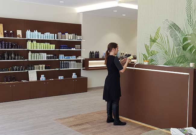 Recommended by 96% of BuyClubbers

AVEDA's Beautiful New Flagship Hair Salon (Rue du Mont-Blanc)

1 voucher = ​shampoo + cut + treatment mask + brushing
 Photo