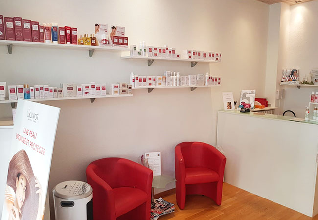 Tested & Approved by BuyClub's Independent Tester

Guinot® Anti-Aging Facial at
2rue des Lilas Beauty Institute (Servette)

Guinot's "Age Summum" premium facial regenerates, firms & restores the skin's radiance 
 Photo
