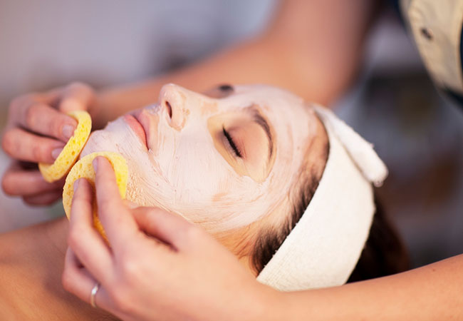 Massage, Facial or Combo at Oosmosis Luxury Spa (Rive): 


	1h15 Massage: 235 CHF 99
	1h15 Facial: 215 CHF 99
	2h30 Massage + Facial Combo: 450 CHF 179

 Photo