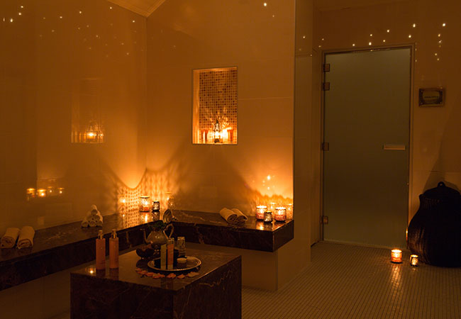 Exclusive PamperingLe Spa Valmont at Grand Hotel Kempinski4 options:


	Ayurvedic Massage
	HydraFacial® Booster
	marocMaroc® Ceremonial Ritual
	Private Duo Suite Experience
	All options include 2h Spa access (Sauna, Steamroom, Pool, Gym). Open 7/7

 Photo