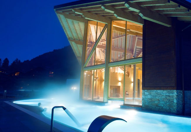4 Stars on TripAdvisor, 34°C All Year

Thermes Parc Hot Thermal Baths Complex (Val-d'Illiez): 2 Daily Entries with Option for Overnight StayHeat up the cold winter months at the resort's hot thermal river, indoor & outdoor pools, hammam, outdoor jacuzzi & more
 Photo