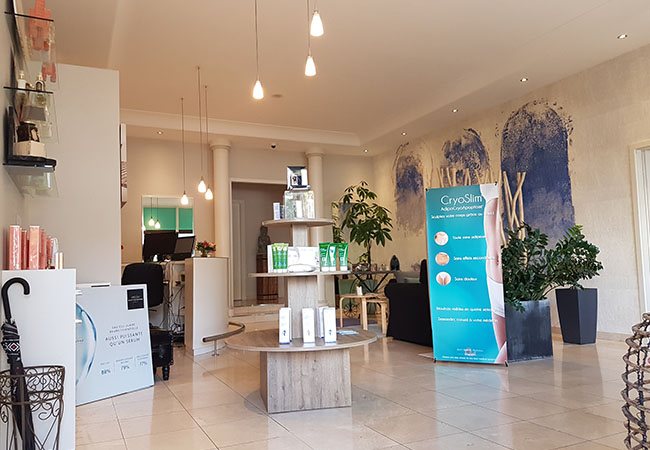 Recommended by 91% of BuyClubbers
​Facial or Relaxing Massage at Jardin d'Essences (Champel)

Choose from a variety of facials (deep cleaning, rebalancing, energising or WishPro) & massages (relaxing with oil with Shea butter). Valid Mon-Sat
 Photo