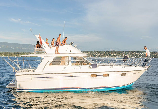 Valid 7/7 All Summer
Private Cruise on a 35-Feet "Princess Flybridge" Yacht on Lake Geneva, for You + Up to 9 Friends


	2h cruise: 1000 CHF 499
	3h cruise 1400 CHF 689 


Skipper included. You can bring your own music, drinks & food onboard
 Photo