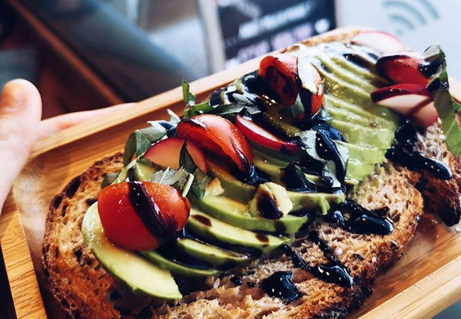 "Healthy food in a cool atmosphere" - Gault&Millau Green Gorilla Café: Superfood Salads, Poke Bowls, Fresh Juices & More. 1 Voucher = CHF 70 Open Credit Valid at Green Gorilla Eaux-Vives & Green Gorilla Holmes Place
 Photo