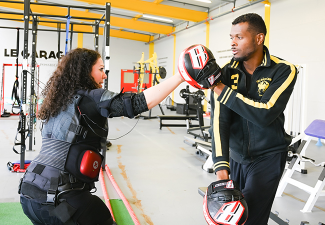 "20 mins EMS = 1h30 in the gym" - The Guardian

3 x EMS (Electric Muscle Stimulation) Personal Trainings at Hi-Tech Training Vaud. 3 Locations: Lausanne, Nyon, Préverenges
​Using new-generation 'Xbody' EMS technology
 Photo