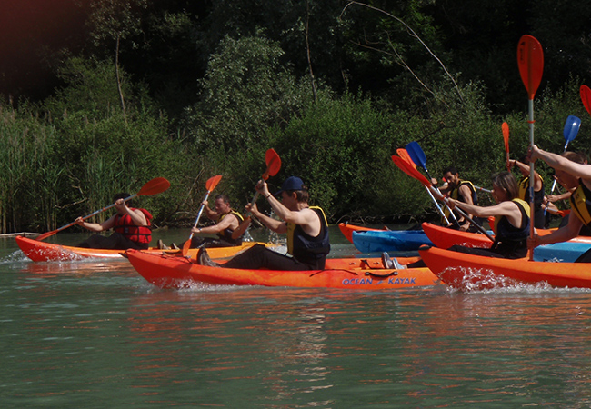 Valid All Summer
2-Hours Guided Kayak Tour on Lake Geneva with Rafting-Loisirs. Tours Happen Mon-Sat All July & August, 18h-20h

Departure/ arrival at Vengeron (Chambésy), all equipment included
 Photo
