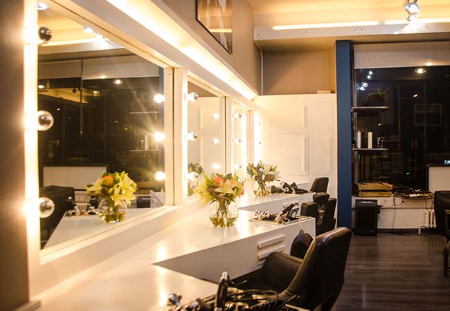 4.4 Stars on Google
Le 23eme Lieu Hair Salon (Eaux-Vives): Haircut Package with Option for Treatment Mask

For highlights / color / gloss:
add CHF 60 at the Salon
 Photo