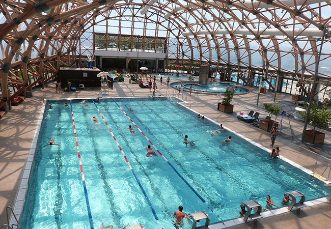 15 Mins from Geneva, 33° All Winter
Vitam Heated Indoor Waterpark, Open 7/7

Choose:


	Kids: Aqua zone for fun
	Adults: ​Wellness zone for relaxation

 Photo