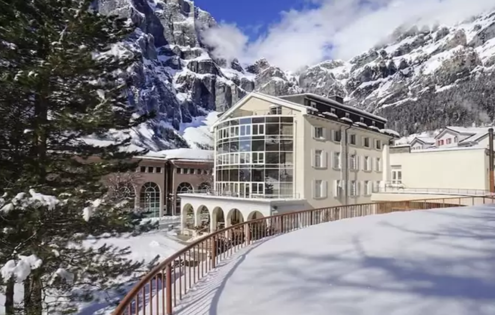 38°C All Winter

Leukerbad: 2 Nights at at Thermalhotels and Walliser Alpentherme & Spa Resort (3*) incl Access to Leukerbad's 'Walliser Alpentherme' Thermal Baths
 Photo