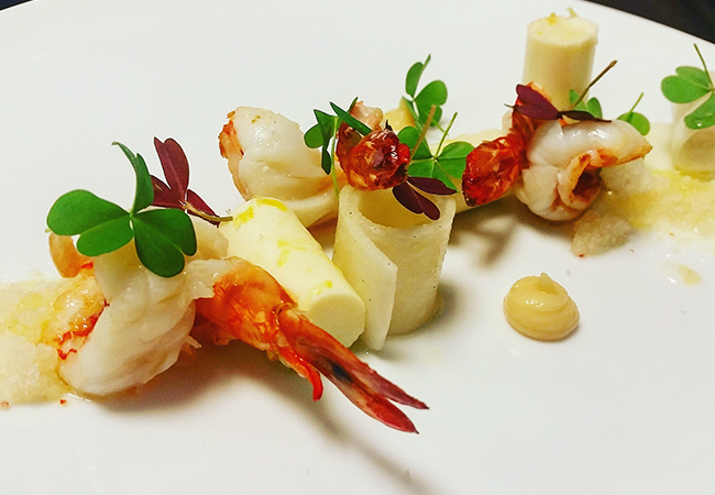 "Exquisite & sumptuous" - Gault & Millau

French Cuisine at L'Olivier de Provence in Old Carouge: CHF 120 Credit

Award-winning cuisine by chef Romain Maillot, who worked for Chef Alain Ducasse (3 Michelin stars). Valid dinner Tue-Sat
 Photo