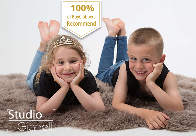 Recommended by 100% of BuyClubbers

Photo Shoot (Family or Individual) at Studio Gianelli

Capture your best memories with these top-rated photographers, for 1-8 people. The studio is in Jonction
 Photo