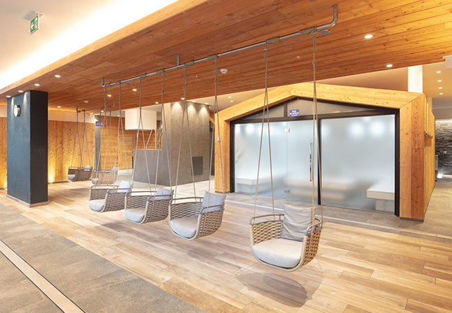 Valid 7/7 Until September

Bains D'Ovronnaz Thermal Baths & Spa: 2 Daily Entries with Option for Overnight Stay

Escape to the Valais Alps - just 2h from Geneva and 1h15 from Lausanne - to one of Switzerland's largest natural baths & spa complexes
 Photo