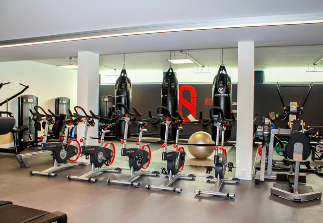 4.7 Stars on Google
10 Functional Sport Classes at Sport Quest (Plainpalais). 27 Classes per Week to Choose From incl Core Training, Cycling, Outdoor Running, Yoga, Pilates & more
Mix & match between the classes you want
 Photo