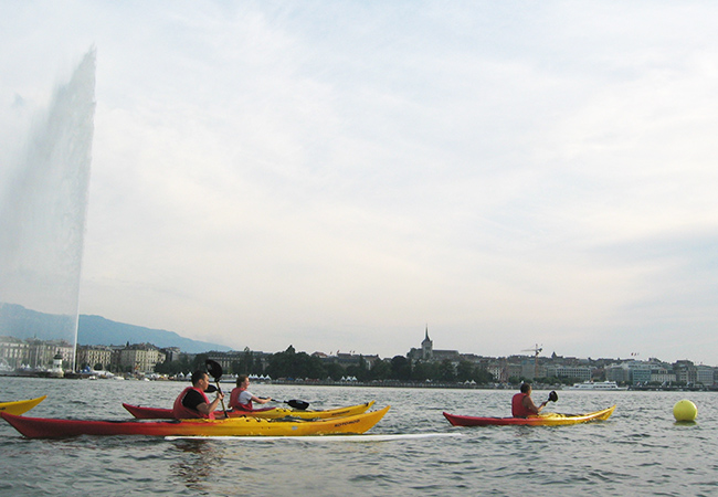 5 Stars on Facebook
​2-Hour Guided Kayak Tour on Lake Léman or on Rhône/Arve Rivers with Rafting-Loisirs. Tue-Sat All July & August, 18h30-20h30

For adults & kids (age 10+), all equipment included
 Photo