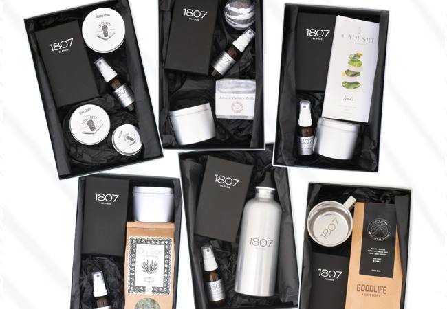 Purity-tested by Swiss Lab
​Organic Swiss CBD Oil from 1807 Blends. 1 Voucher = 1 x 10ml Bottle of 20% (with Option for Gift Box with More Product). Free Delivery in CHCBD Oil is most often used to improve sleep, reduce anxiety & lower pain. This full spectrum CBD oil is lab-tested pure, Swiss & organic
 Photo