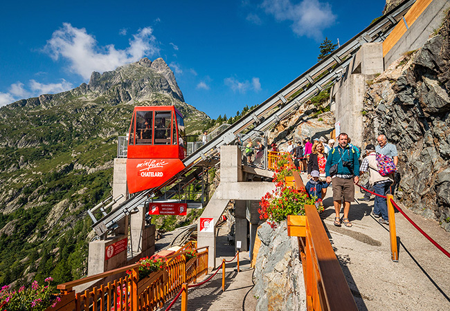 Recommended by 97% of BuyClubbers
​Switzerland's Best: Mountain Rail-Cars Trip to the Emosson Dam in Valais (Family-Friendly) with VerticAlp Emosson​Ride the world's steepest double-cabin funicular 2000 meters up with stunning views. 1h35 from Geneva, 1h20 from Lausanne
 Photo