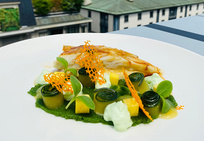 “Stunning!” - Gault&Millau

Rooftop Dinner/Lunch with Geneva's Best Views at Rooftop 42 (rue du Rhone). 1 Voucher = CHF 140 Credit

Crispy octopus, langoustine sashimi, beef tartare & more contemporary cuisine at Geneva's iconic rooftop restaurant
 Photo