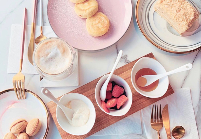 "Refined" - Gault&Millau
​Christie&rsquo;s Bakery​ (Plainpalais 7/7 & Corsier): Afternoon Tea, All-Day Brunch & More. 1 Voucher = CHF 65 Credit

Charming English-style tearoom bakery with an all-day menu of homemade pastries, pancakes, toasts, salads & more, for eat-in & take-away
 Photo