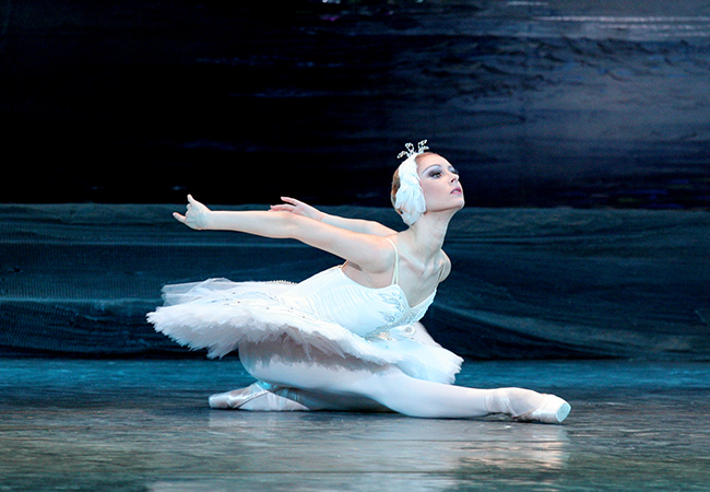 "Exquisite" - El Mundo Madrid
Swan Lake Ballet By St. Petersburg Classical Ballet Company with Guest-Star Karyna Shatkovskaya: Prima Ballerina of Moscow Ballet. Dec 12 @ BFM, 20h
 Photo