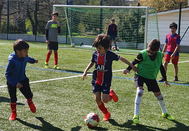 Ages 3-12
Soccer Courses for Boys & Girls of All Levels with InterSoccer.
Starting March 2023 in 
in Geneva & Vaud


	Courses happen weekends or after school
	Geneva: Chêne-Bourg, Cologny,
	Nations, Versoix
	​Vaud: Lausanne, Pully, Etoy

 Photo